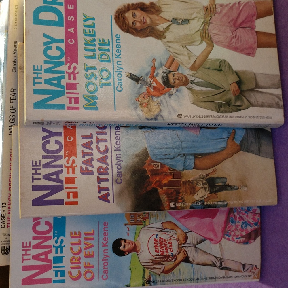 Lot of 17 Nancy Drew Files paperbacks - Picture 4 of 7